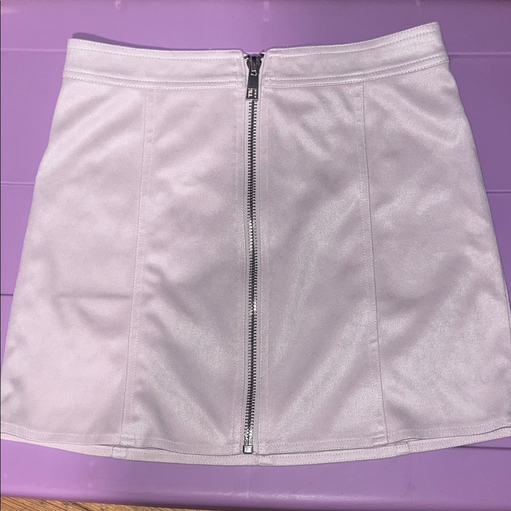 Cream front zip skirt